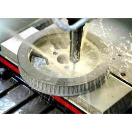 金屬切削加工服務中的關鍵角色 切削液、機床切削液與東迪潤滑油